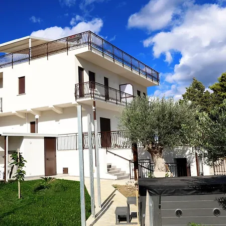 Vila Trabia Casa Bianca A